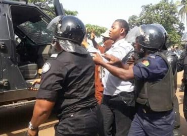 Marche de la dignité à Conakry : au moins 8 citoyens mis aux arrêts par la police